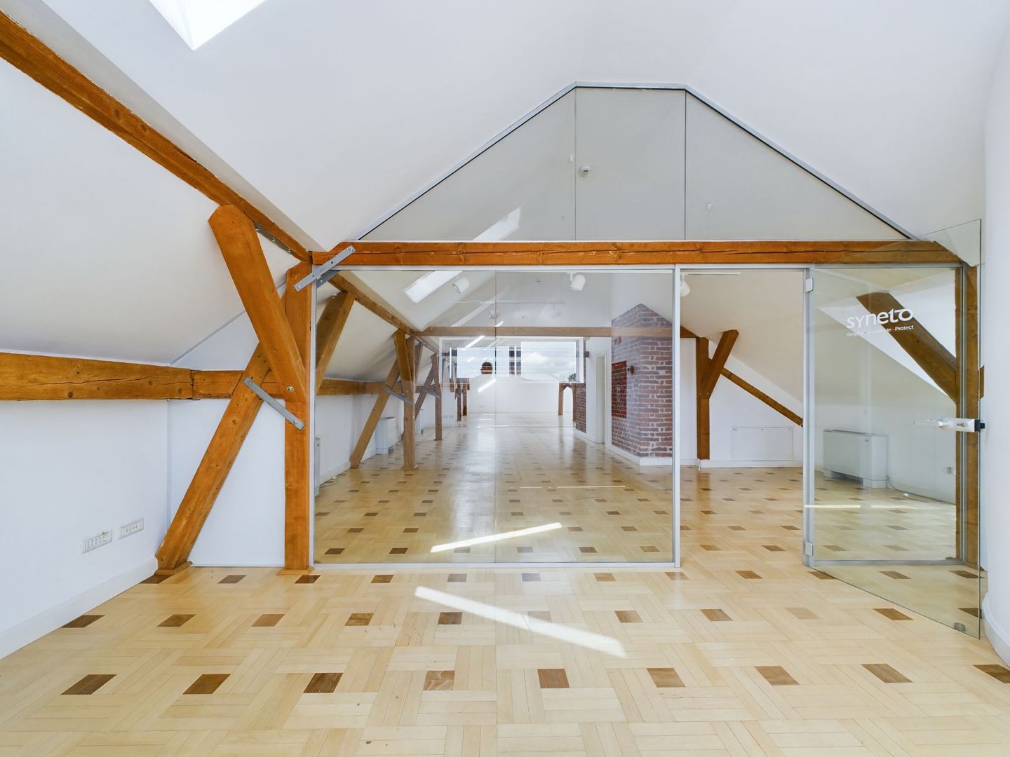 Spații de birouri lângă Tribunal - Poză 2