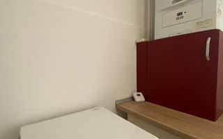 2 dormitoare, centrala proprie, bucatarie inchisa. Piața Libertatii. - Poză 18