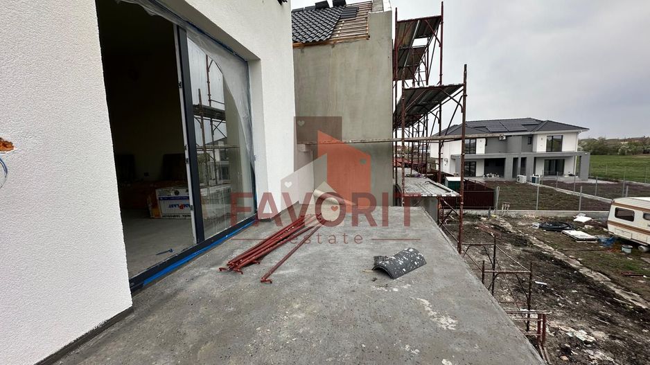 Triplex in Sacalaz |  Finisaje premium | 3 camere | Asfalt | 2 terase - Poză 8