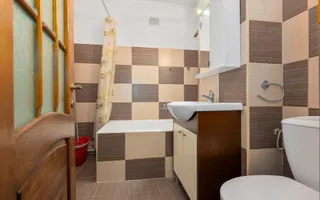Apartament cu 3 camere, două băi, 77 mp - Poză 11