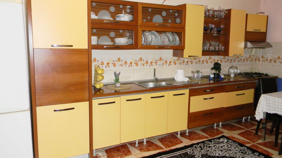 Casa mobilata in Centrul Mun. Sacele - Poză 17