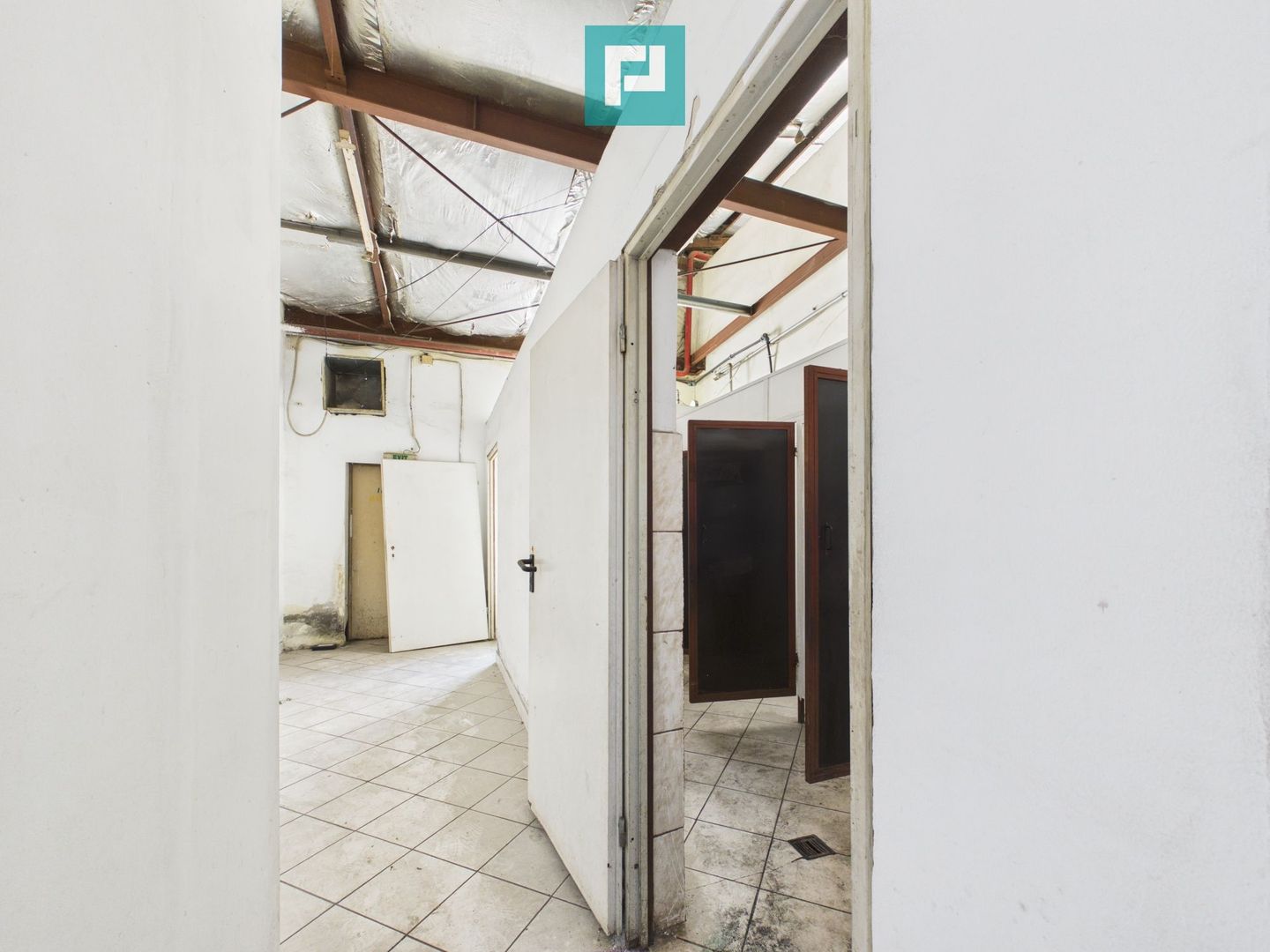 HALĂ INDUSTRIALĂ DE 800 MP DE ÎNCHIRIAT - Poză 11