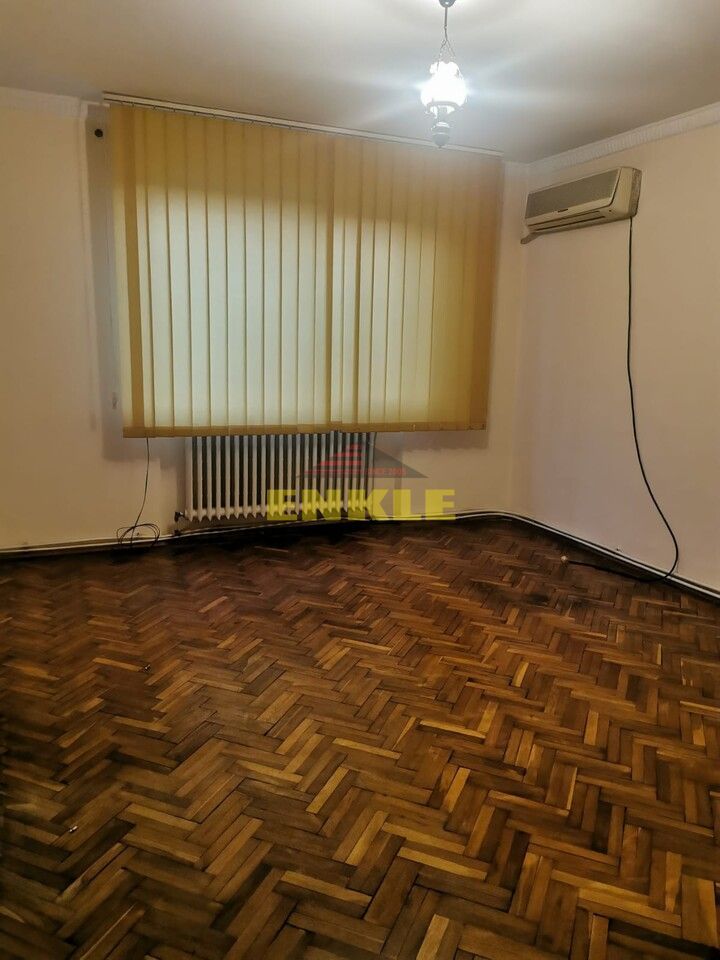 Casa 3 camere, Calea Nationala/Soseaua Iasului la strada principala, 400 euro - Poză 5