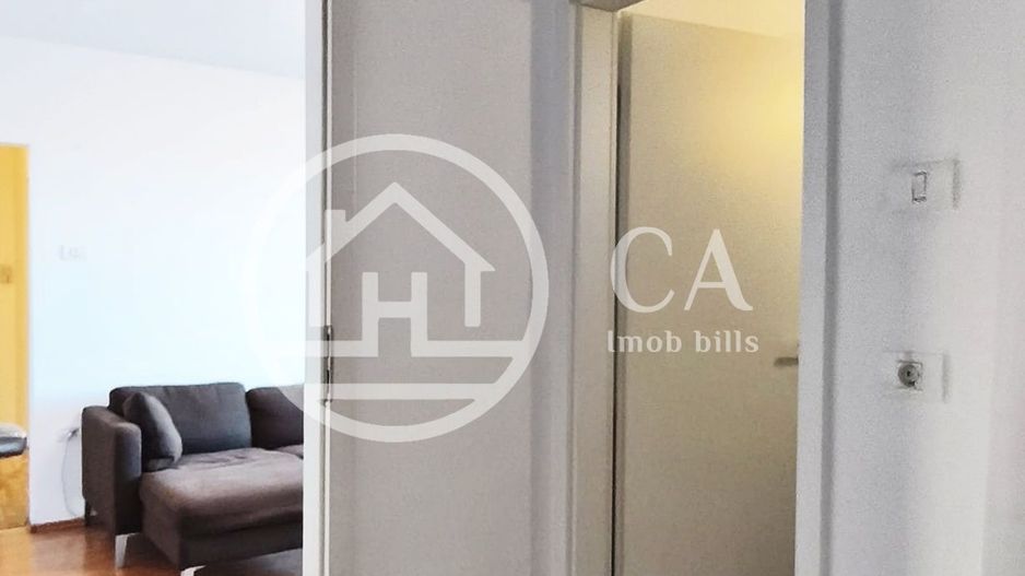 Apartament de vânzare cu 3 camere în zona Rogerius, Oradea - Poză 8