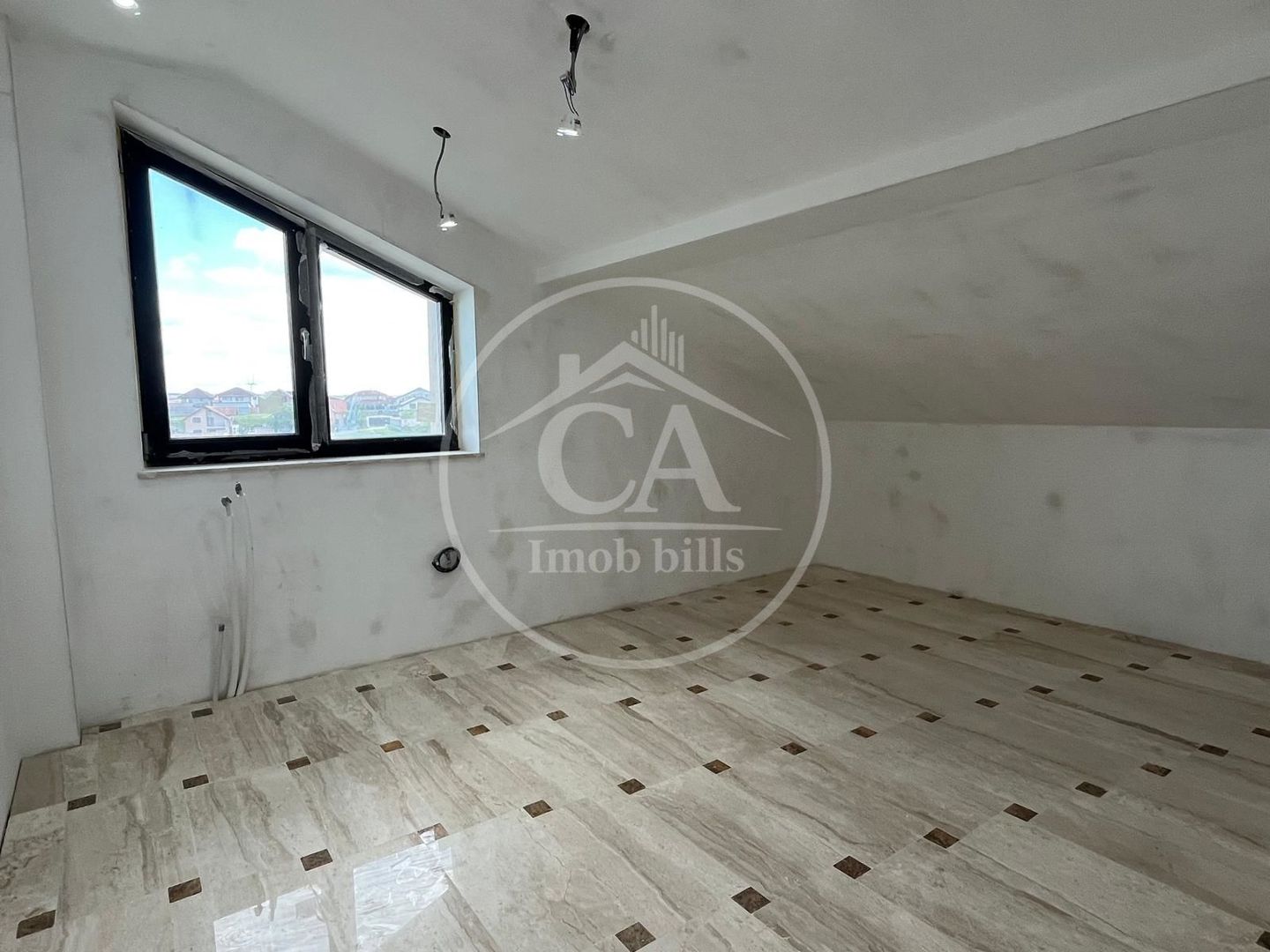 Casă de vânzare P+E+M cu 7 camere in Cartierul Grigorescu, Oradea - Poză 18