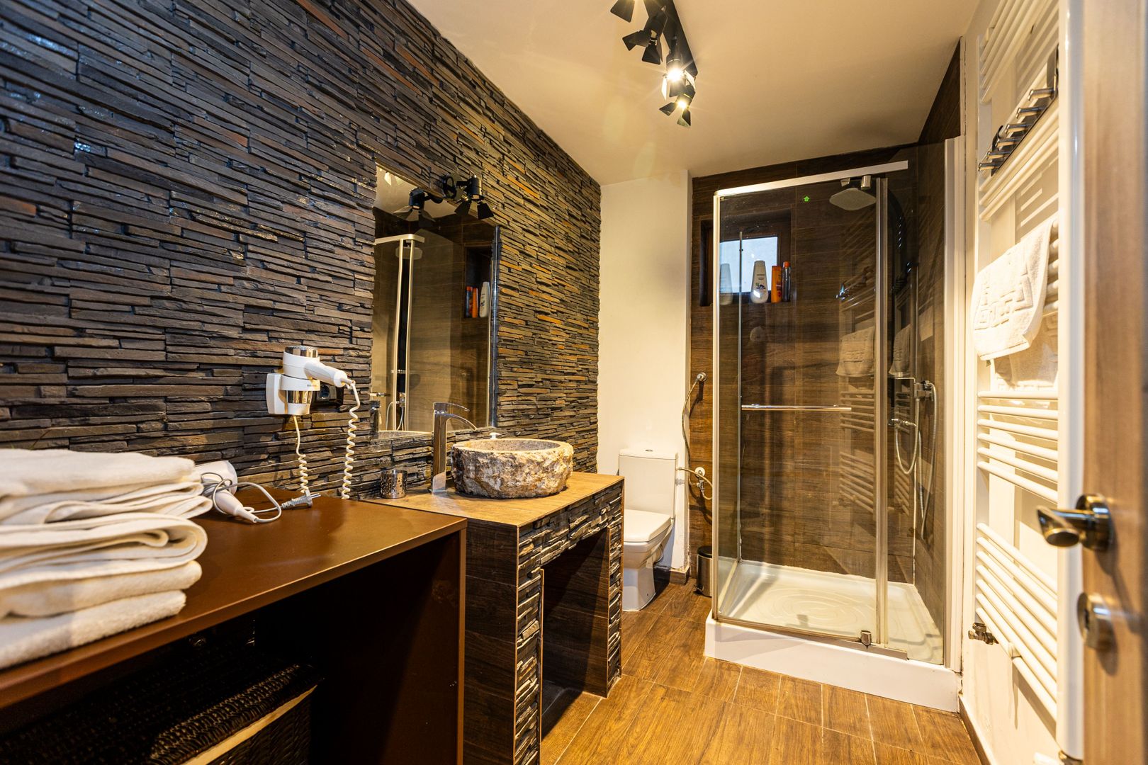 Exclusivitate -  Apartament de 2 camere, cu grădină proprie. - Poză 7