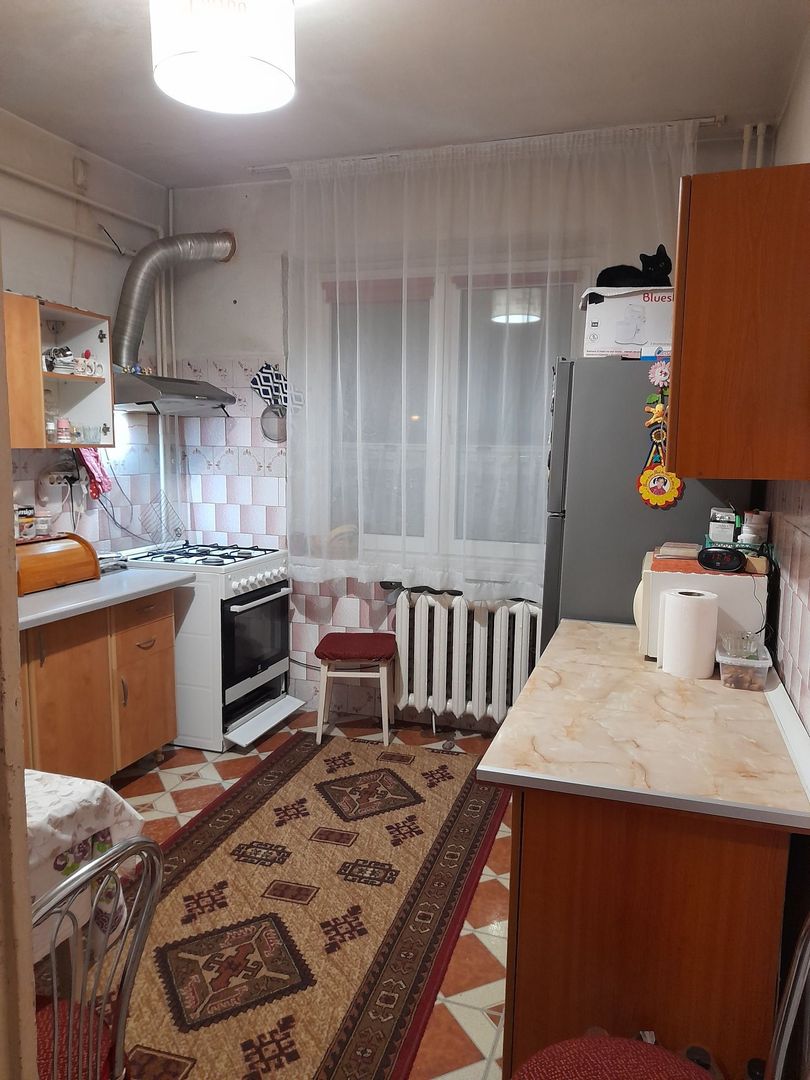 APARTAMENT 3 CAMERE DECOMANDAT 2 BAI BLOC 1980 UVERTURII - Poză 2