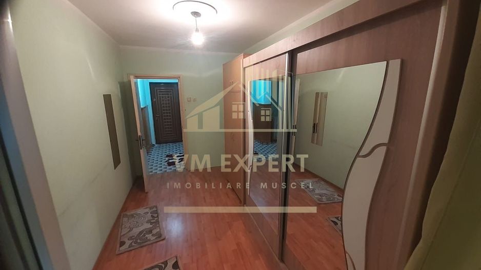 APARTAMENT 3 CAMERE ETAJ 2 ROTUNDA  CAMPULUNG - Poză 1