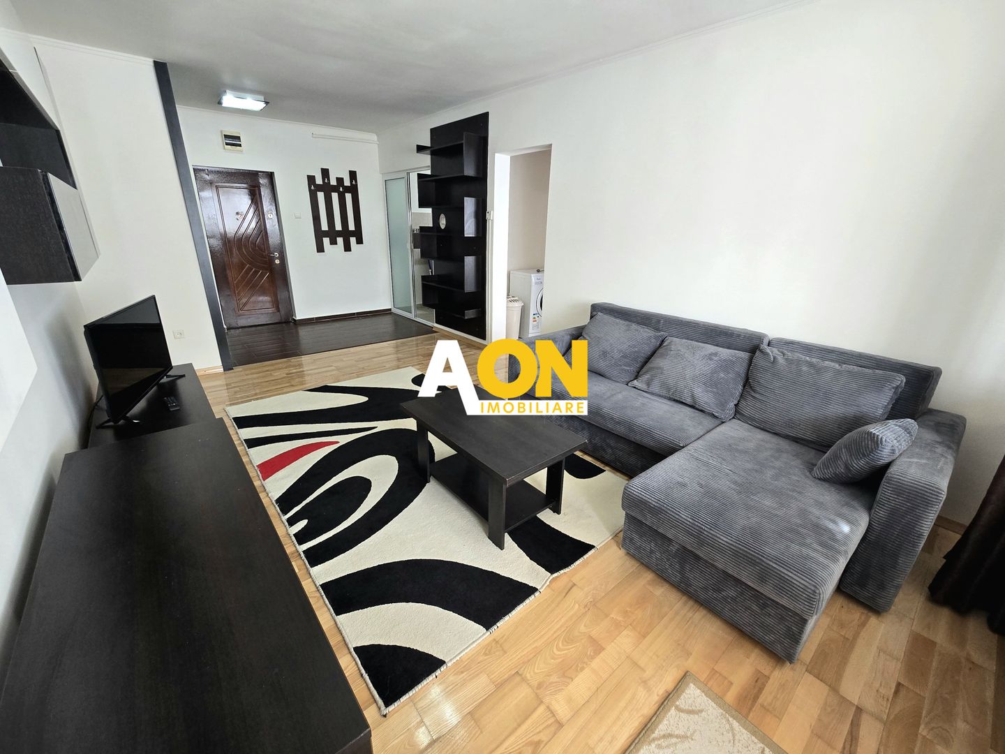 Apartament 2 Camere, Renovat Zona Cetate, Bloc cu Lift - Poză 1
