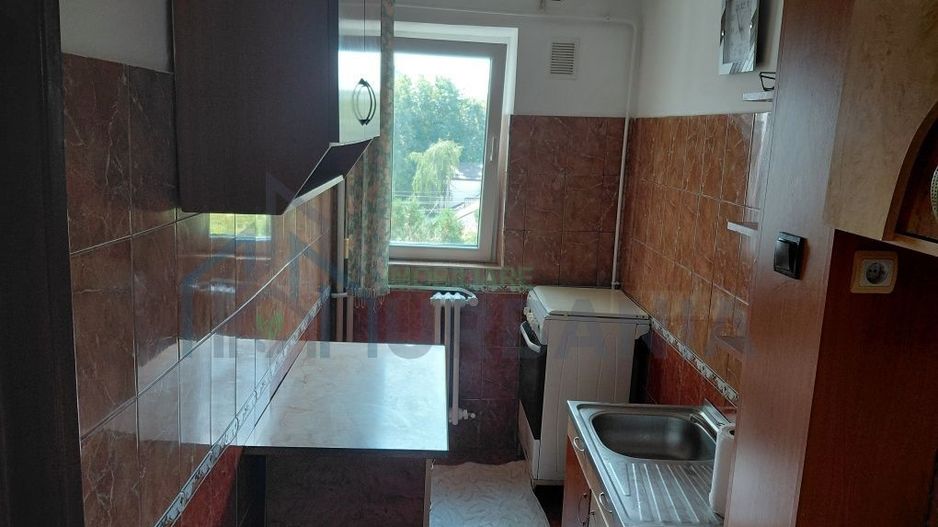 Apartament 2 camere semidecomandat, mobilat, zona Tătărași - Poză 1