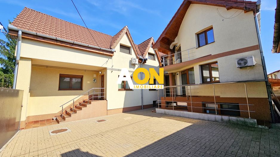 Casa S+P+M, 9 camere, ideala pentru birouri sau clinica, zona Centru - Poză 1