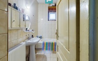 Casă cu 4 camere + anexe   în Șofronea - Poză 6