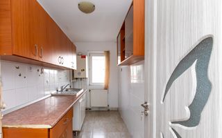 Apartament 3 camere decomandate, Zona Narcisa, Bacău - Poză 10