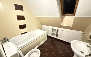 Casa înșiruită cu 4 camere | Parcare | Zona străzii A. Iancu Floresti - Poză 9