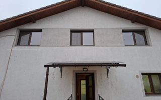 Casa 6 camere 2 bai curte 306 mp utili si parcare privata in Selimbar - Poză 3