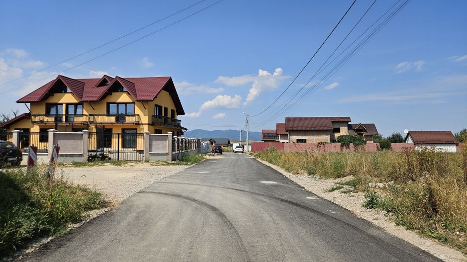 20min de Brasov teren cu toate utilitatile ,str Monumentului Feldioara, asfalt - Poză 2