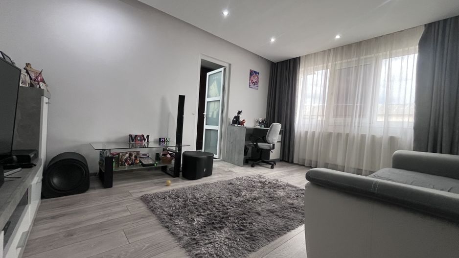 Zona buna! Vânzare apartament cu 2 camere în Târgoviște- micro 6! - Poză 2