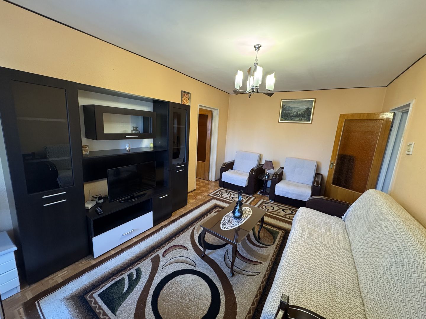 Închiriere apartament 2 camere zona Tineretului - Poză 1