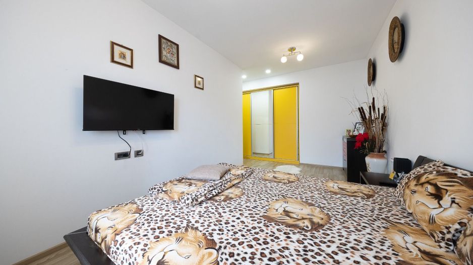Isaran Coresi-Apartament 3 camere 82 mp loc de parcare si boxa - Poză 19