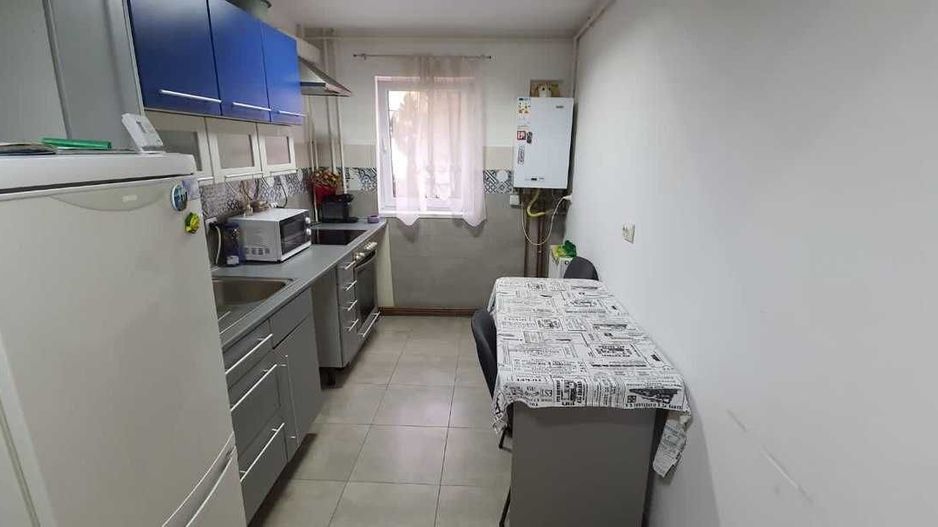 Apartament de inchiriat cu trei camere - Poză 2