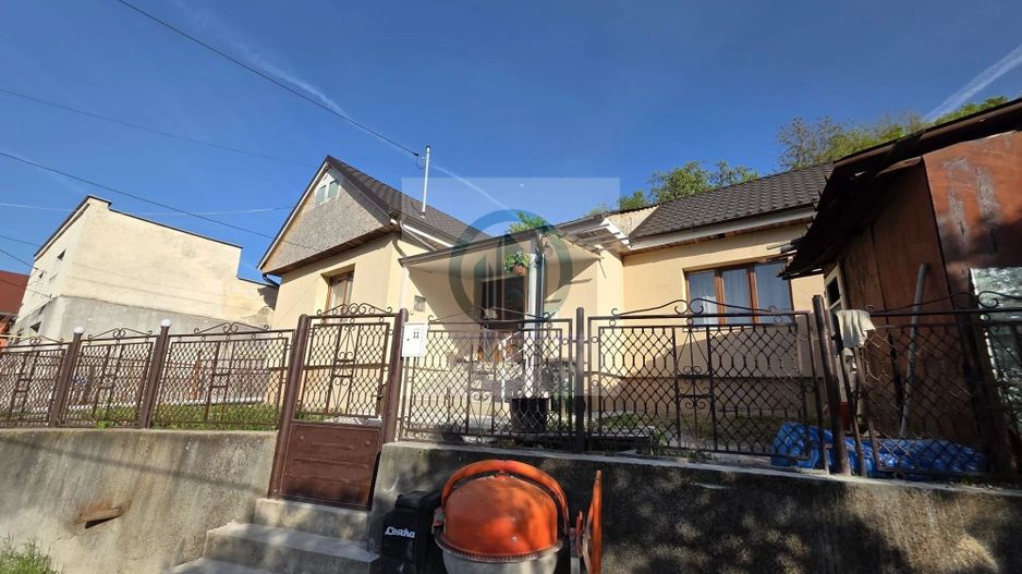 Casa renovata priveliște superba catre Cetatea Devei – Str. Calugareni - Poză 18