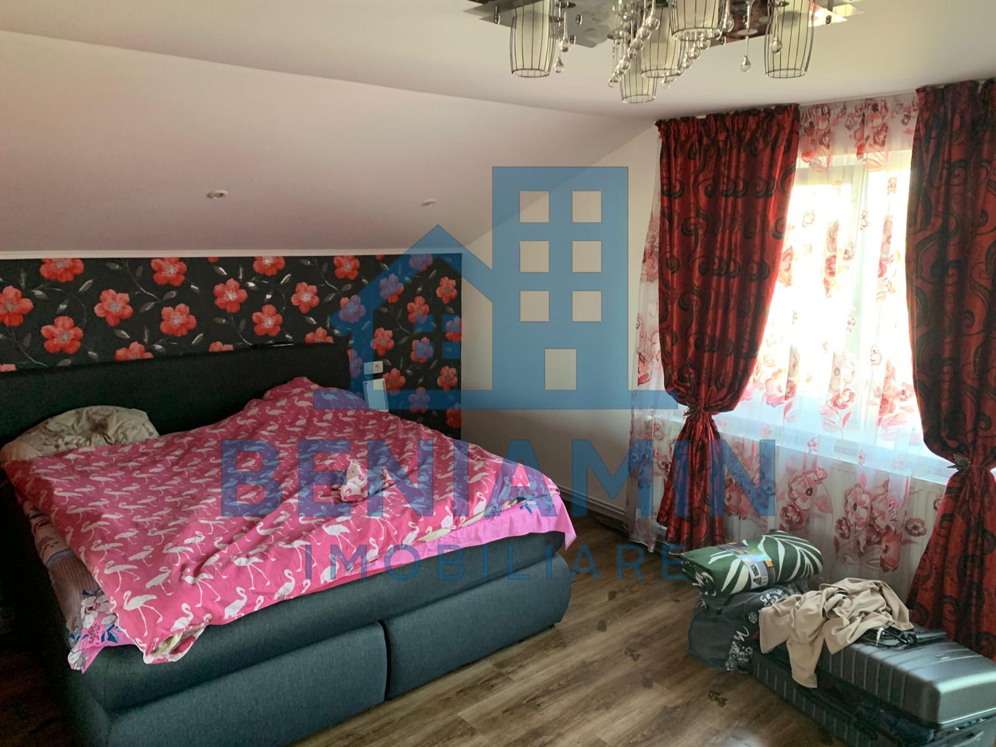 Casă spațioasă P+M de vânzare cartier Bordei - Poză 3