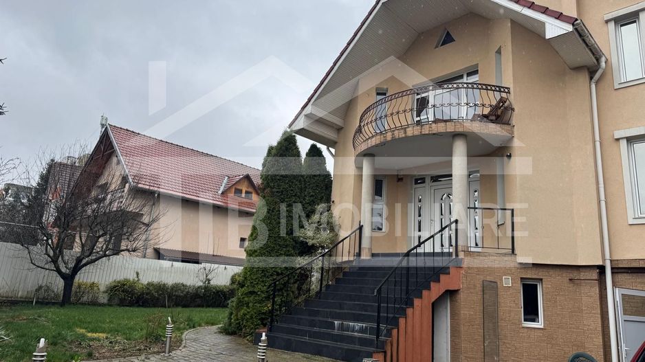 Vila cu 6 camere, 420mp,  teren 720mp, parcari, Zona Shopping City - Poză 1