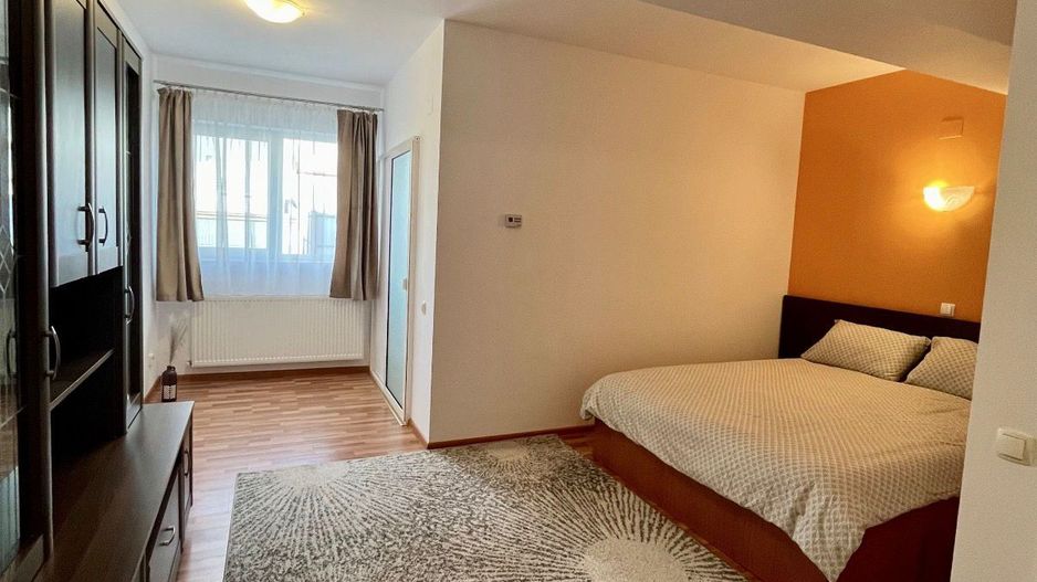 GARS. 1 DECEMBRIE 1918, BUCATARIE INCHISA, CENTRALA, METROU 10 MINUTE - Poză 1