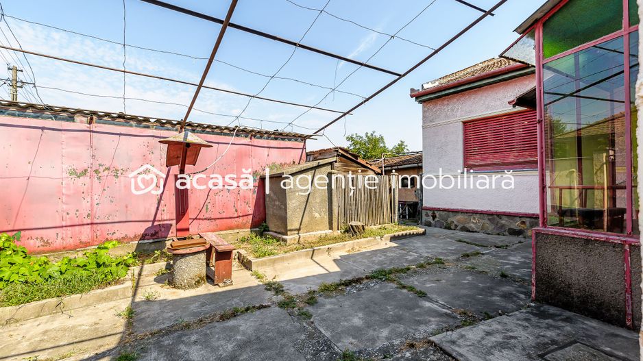 VANDUT! Casă  în Grădiște - Poză 11