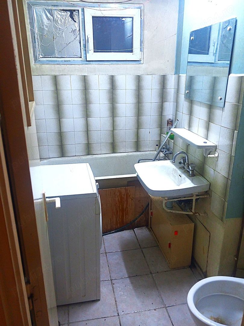 Vand apartament 2 camere,semidecomandate,confort 1,parter,zona B-dul Garii-Brasov - Poză 4