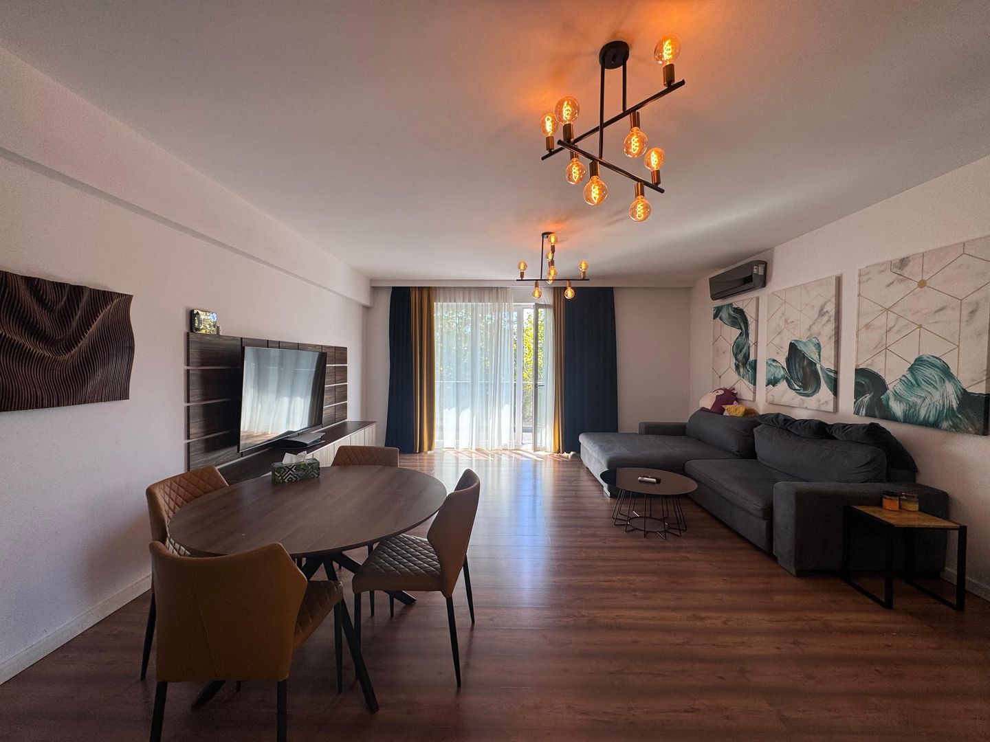 3 CAMERE + LOC DE PARCARE || SISESTI - Poză 1