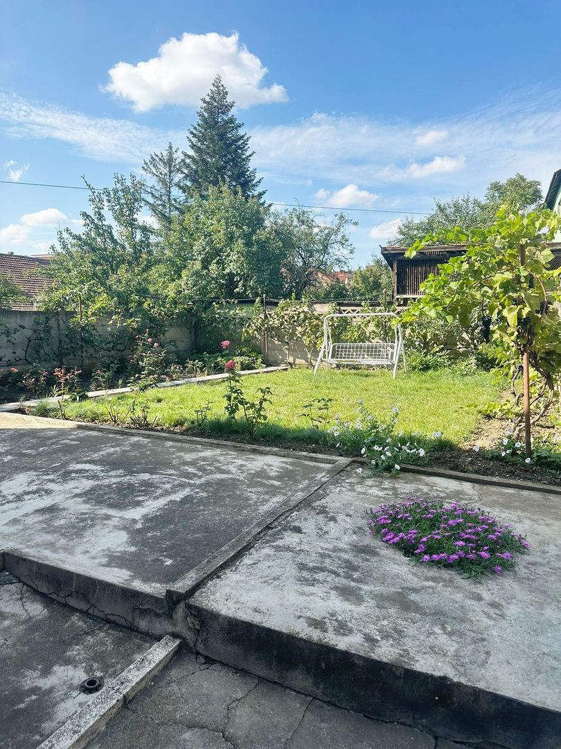 Apartament de Vanzare la Parterul unei case colective - Poză 2