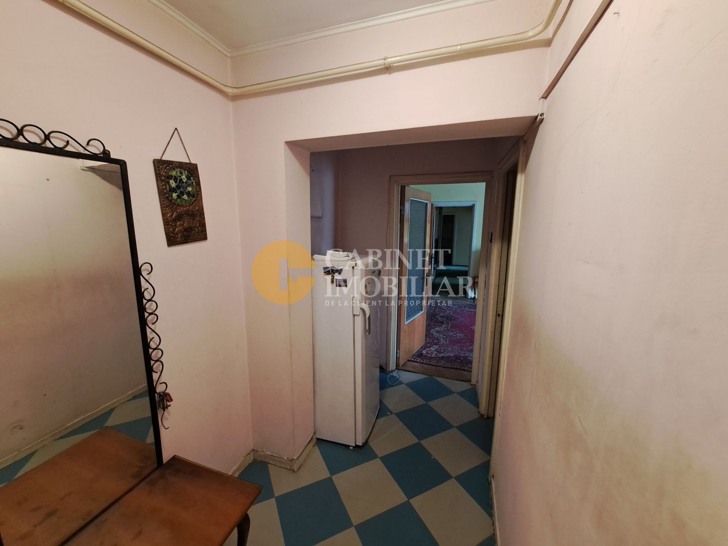 100 mp Ultra-Central: Apartament 4 Camere pe Bd. Independenței (Fără Risc) - Poză 13