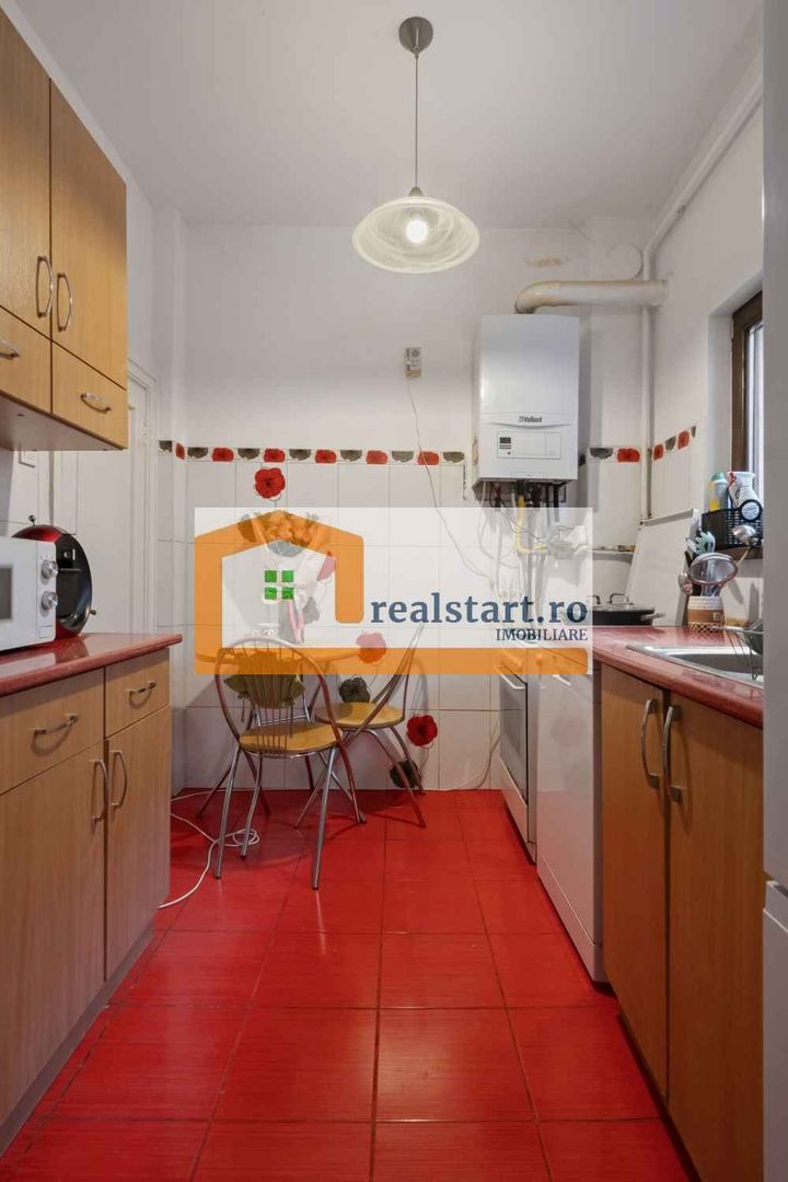 Langa Metrou, curte proprie 200mp, Garaj, 3 camere, centrala, pet friendly - Poză 13