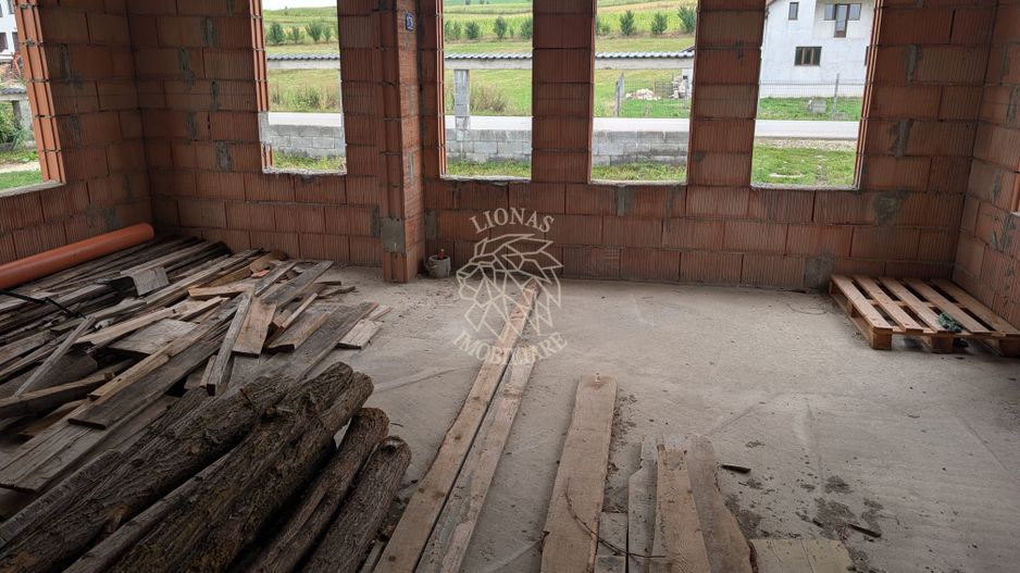 Casa 4 camere 200 mp con-teren 2000 mp-terase-garaj-14 km de Bistrita - Poză 1