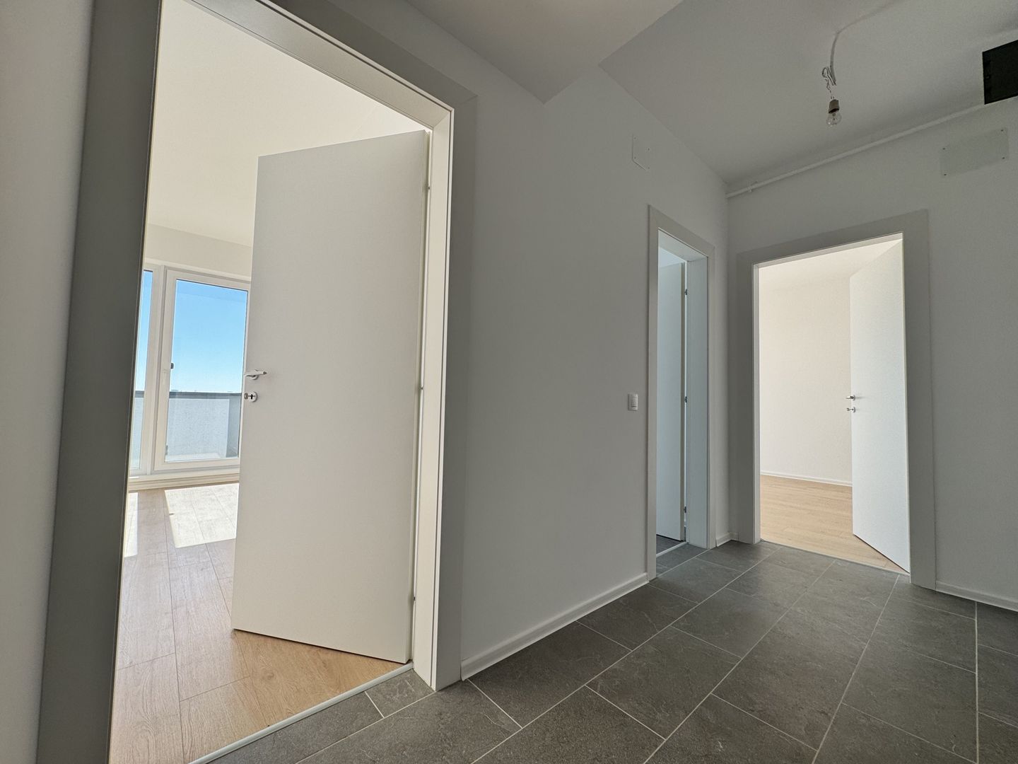 Apartament 2 camere decomandat + terasa 10mp Lacul Straulesti - Poză 4