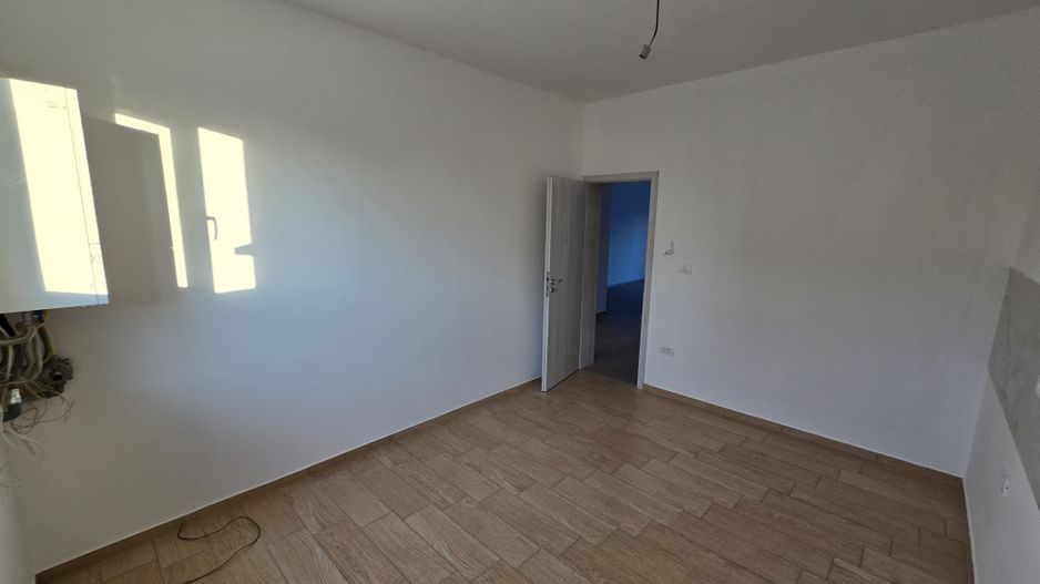 Sanandrei, Drum Asfaltat, Teren Generos, Buc Separata, 3 Dor, 2 Bai, dressing - Poză 9