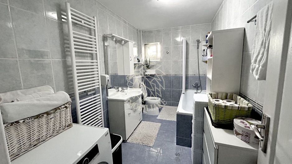 Apartament decomandat 3 camere 95 mp+4 balcoane-dressing-Zona Pompieri - Poză 6