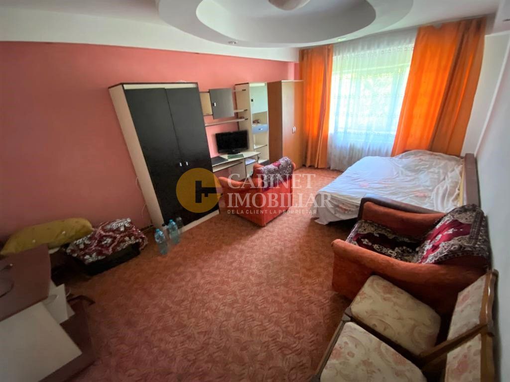 Zona Galata-Lidl, 2 camere decomandat ideal pentru investitii - Poză 1