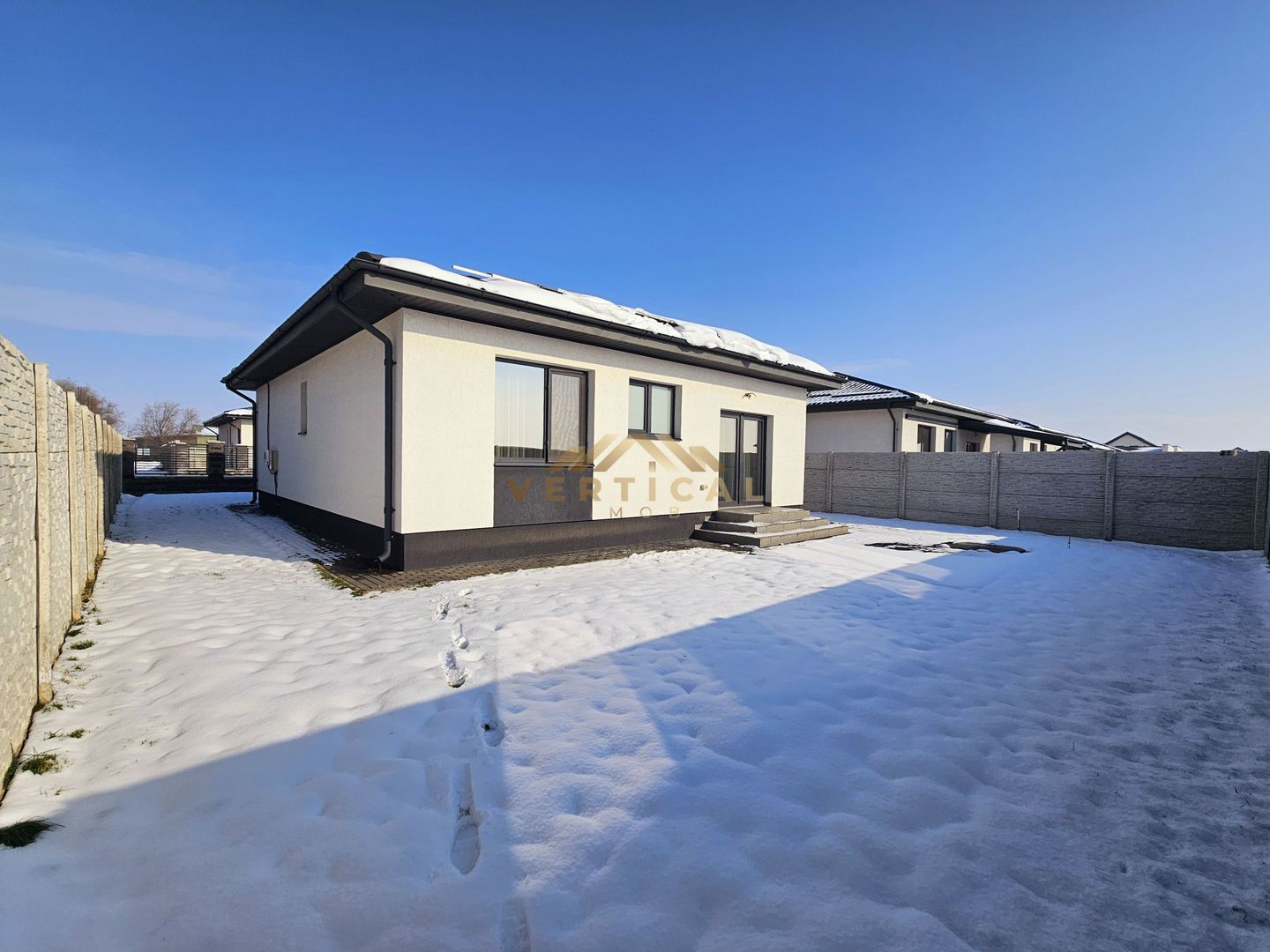 Casa 3 camere de închiriat - comuna Berceni - Poză 1