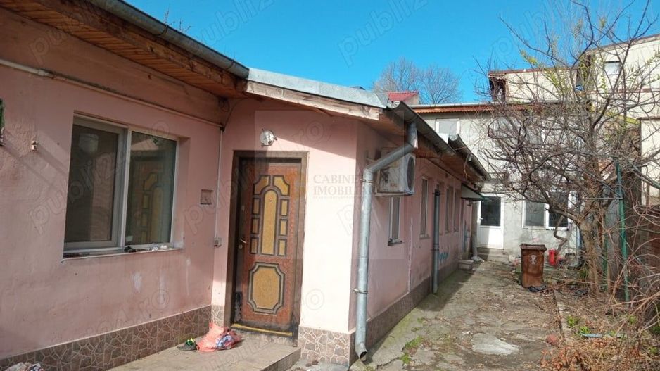 Vânzare 2 Case în Domenii – 246 mp Teren, Locație Excelentă - Poză 2