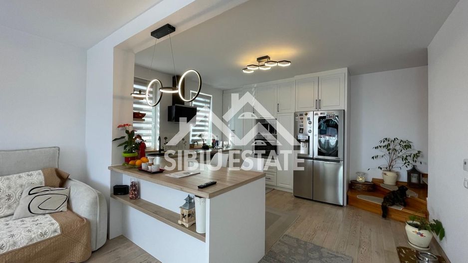 Casa cvadruplex de vanzare 4 camere, 2 locuri de parcare - Poză 21