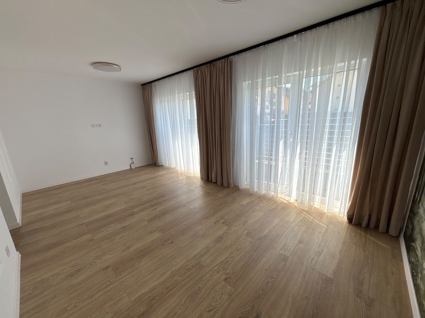 Casa cocheta 4 camere in Selimbar Triajului - Poză 12
