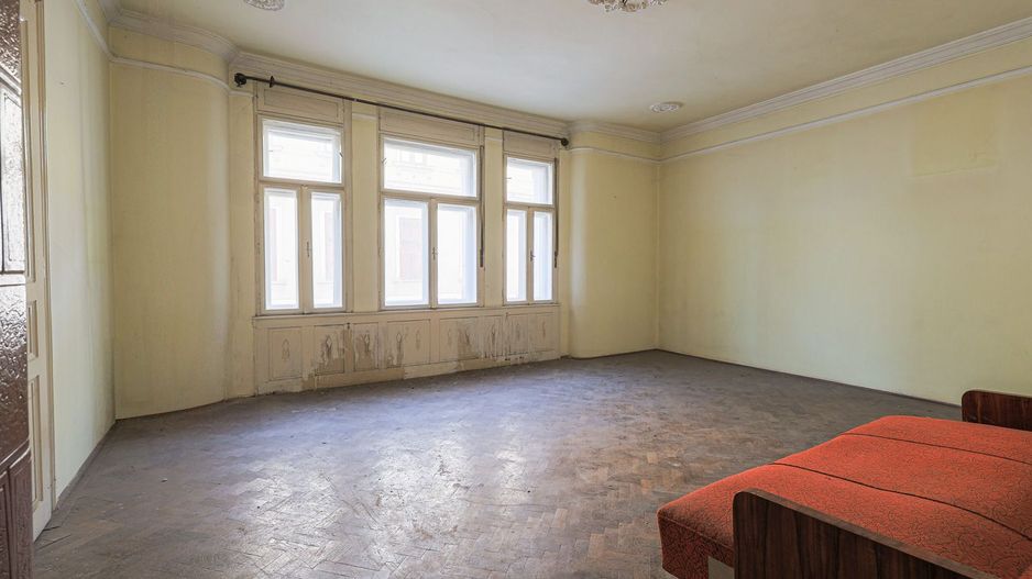 Proiect de clinică sau birouri în centru – casă cu demisol, de renovat - Poză 3