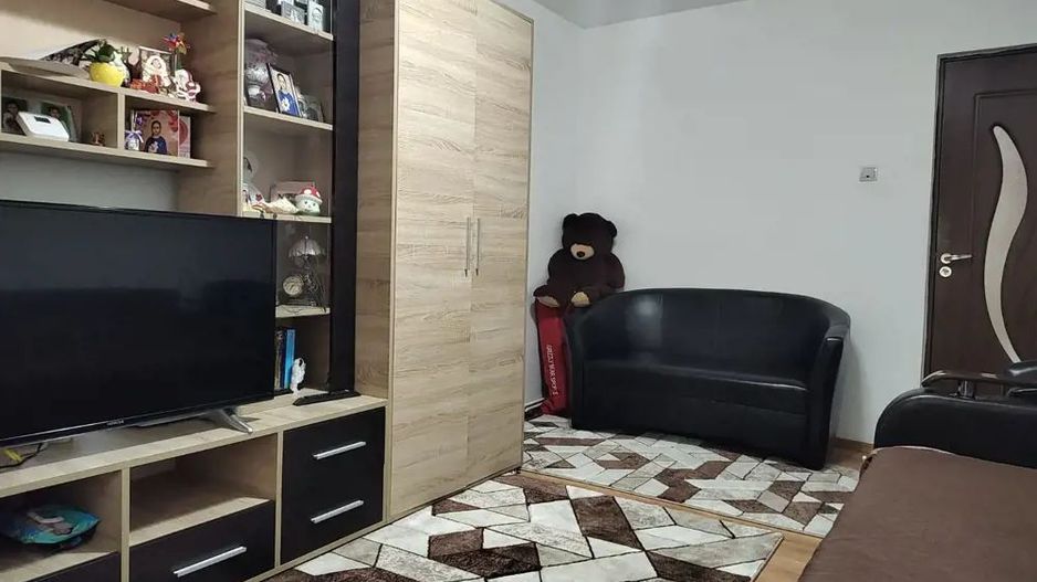 De vanzare apartament 2 camere renovat, zona Salaj - Poză 2