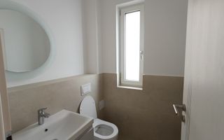 Apartament luminos, ideal locuință sau birou ,parter, 2 locuri parcare - Poză 8