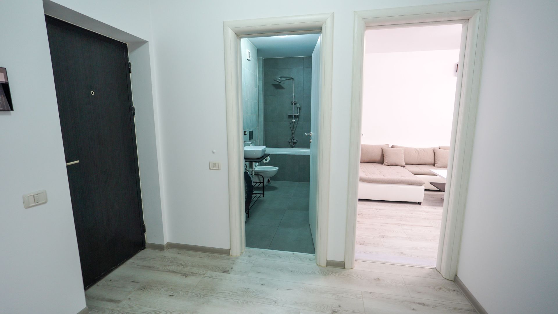 Apartament 2 camere + grădină 70 mp + parcare, la 5 minute de Coresi - Poză 13