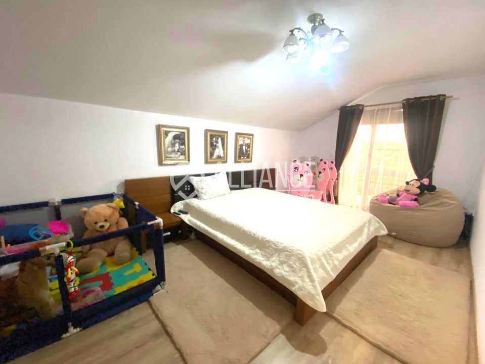 Valu lui Traian(COD 07) - Casă P+M  5 camere zona Penny - Poză 5