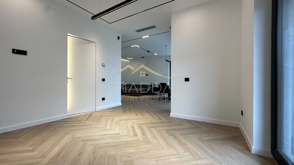 Vila individuala *432mp* + curte // 6 locuri Parcare / Pipera-Tunari - Poză 9