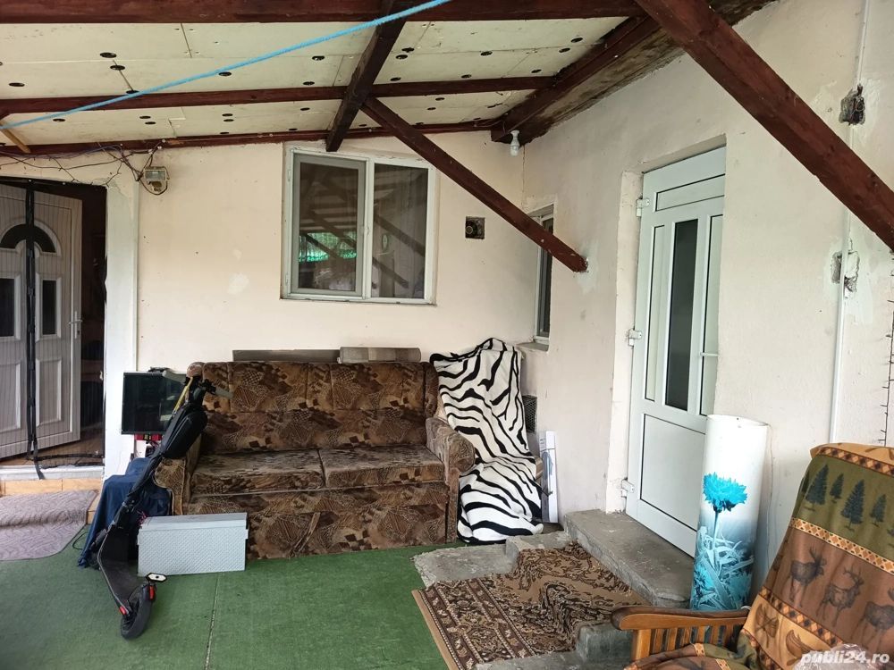 BRASADAS vinde casă 4 cam zona UNIO pentru două familii. - Poză 2